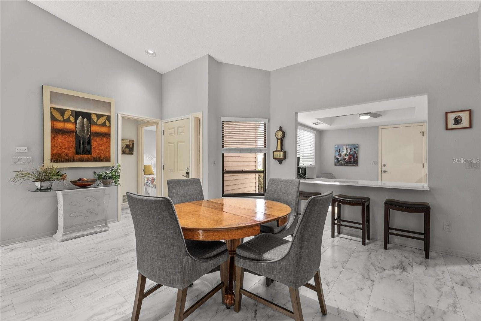 3862 WILSHIRE CIR W #107, SARASOTA, FL, 34238