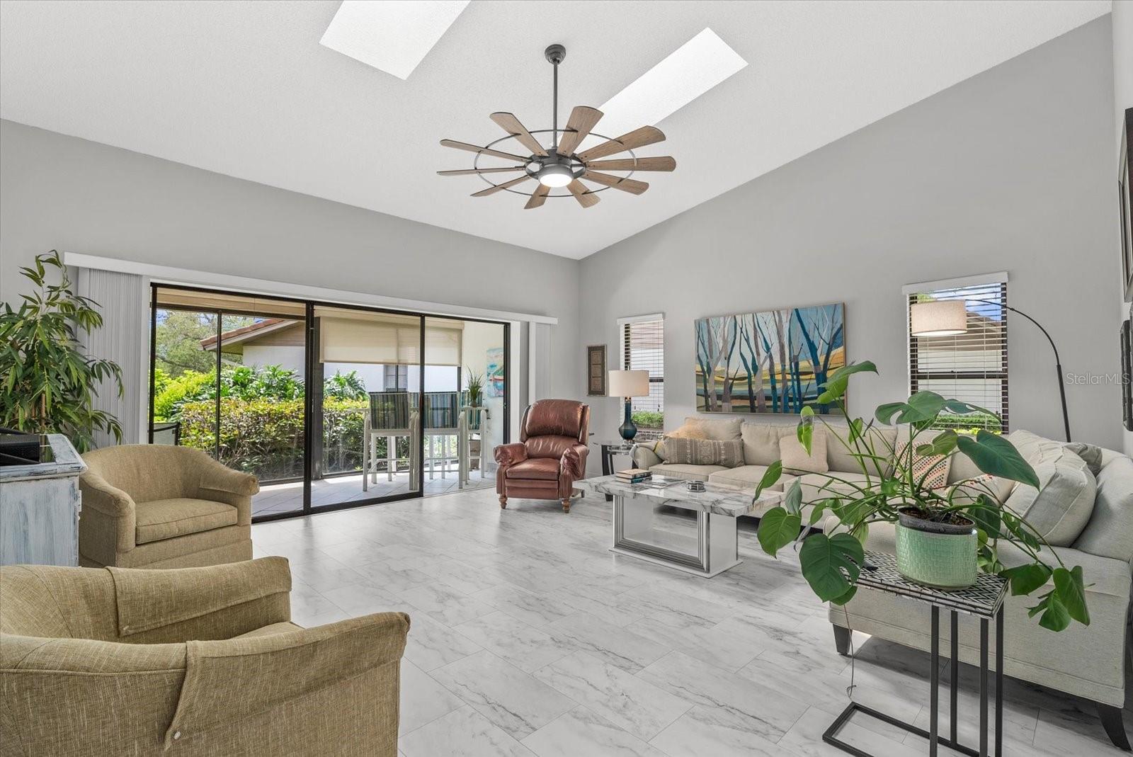 3862 WILSHIRE CIR W #107, SARASOTA, FL, 34238