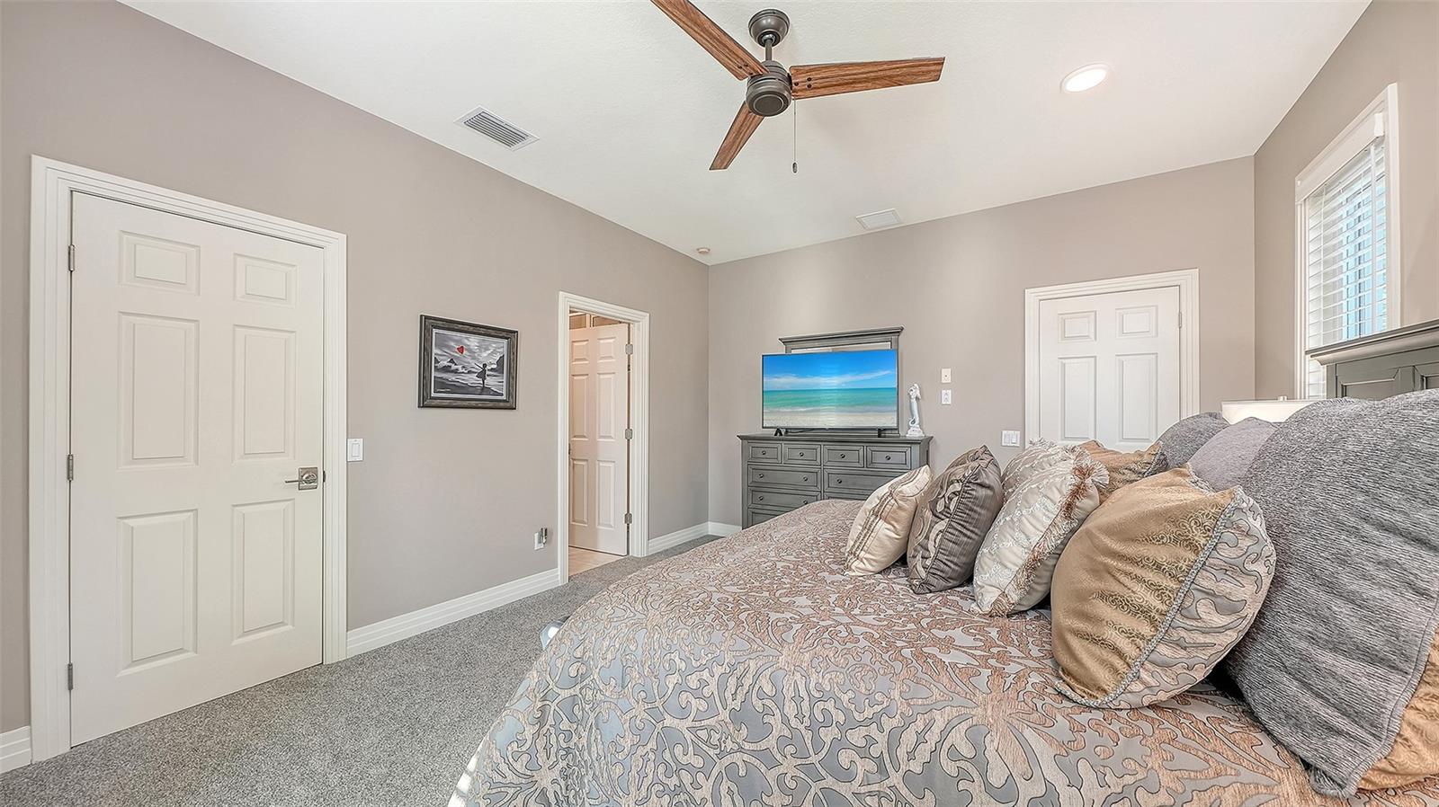 3610 BAYOU CIR, LONGBOAT KEY, FL, 34228