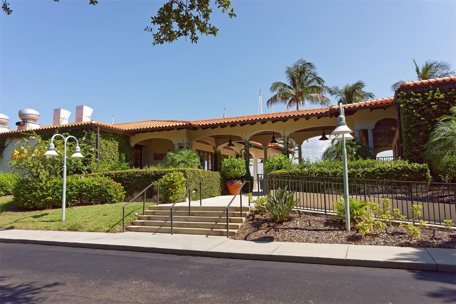 3610 BAYOU CIR, LONGBOAT KEY, FL, 34228