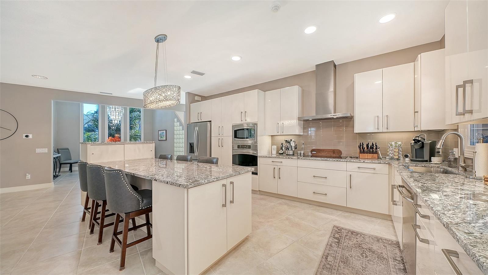 3610 BAYOU CIR, LONGBOAT KEY, FL, 34228