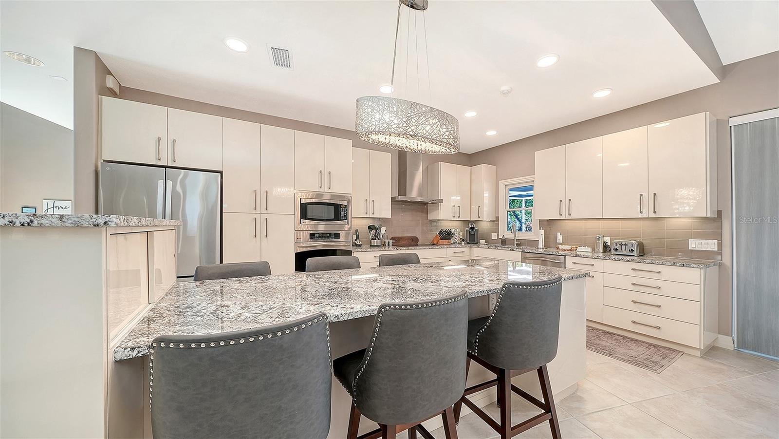 3610 BAYOU CIR, LONGBOAT KEY, FL, 34228