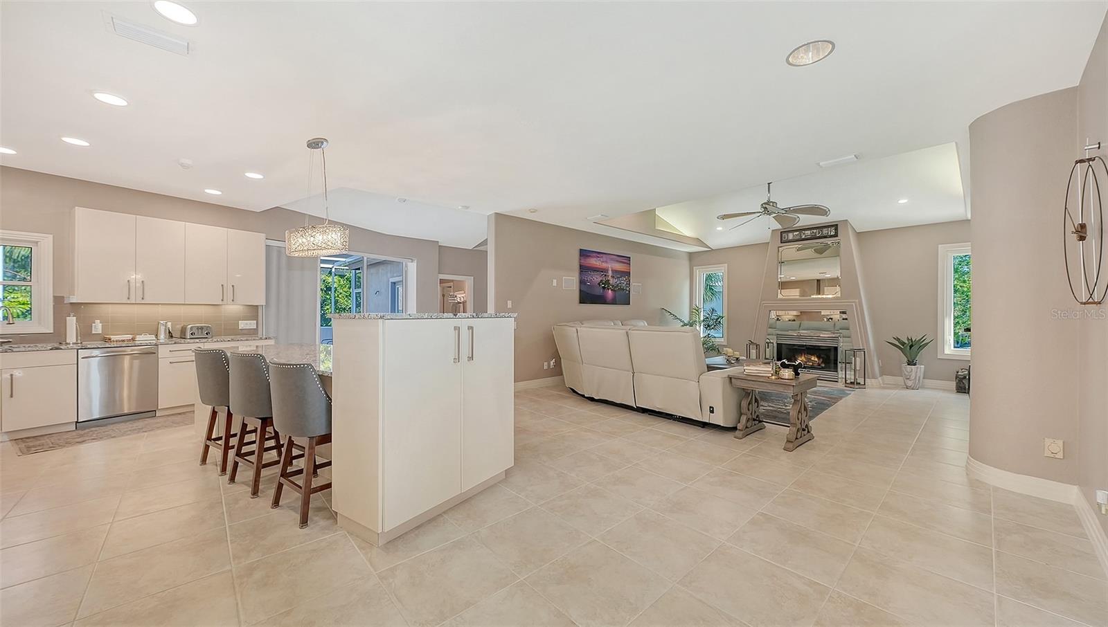 3610 BAYOU CIR, LONGBOAT KEY, FL, 34228