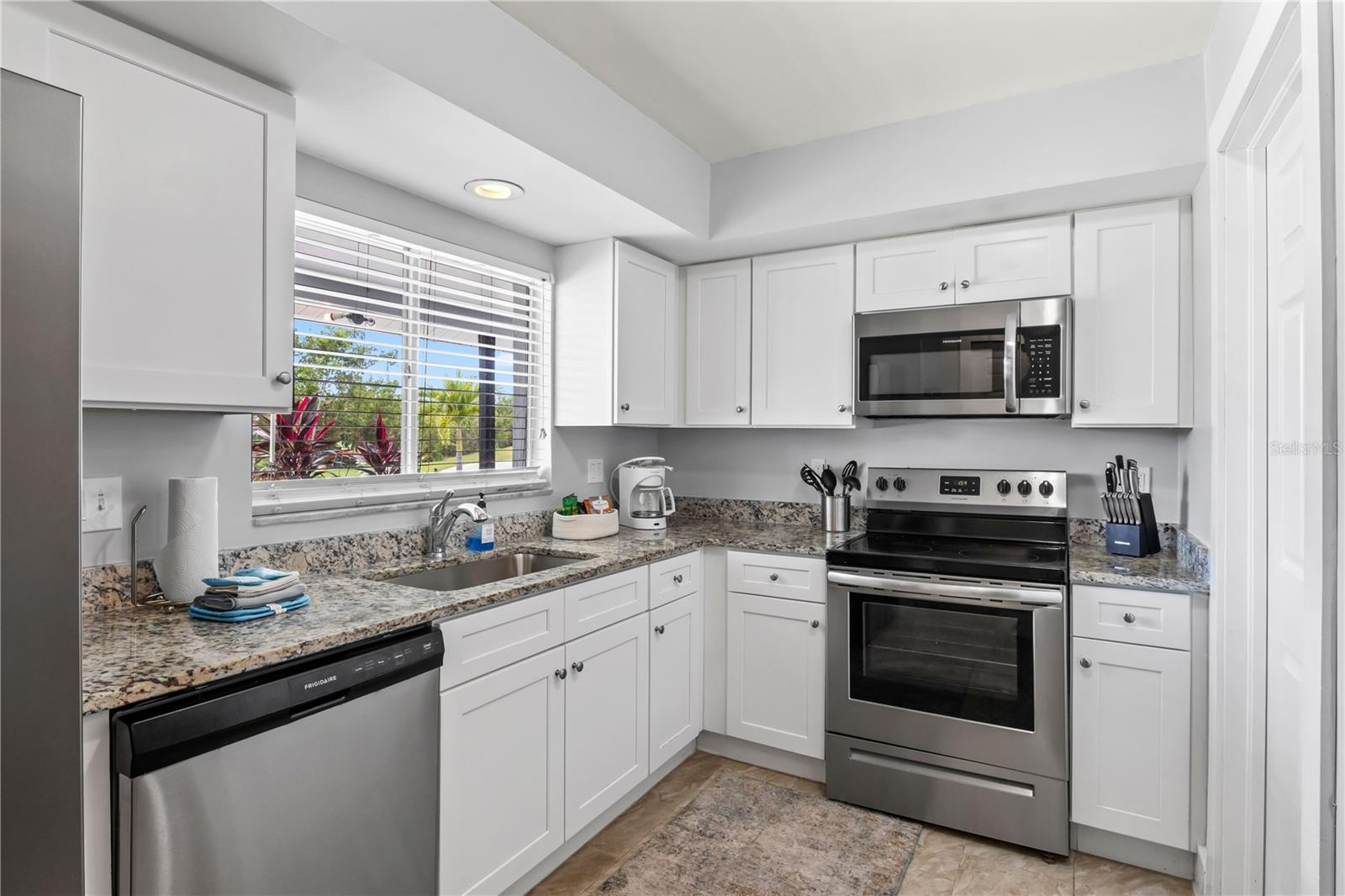 12200 SHOREVIEW DR, CAPE CORAL, FL, 33993