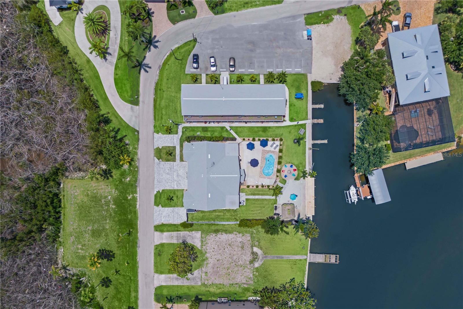 12200 SHOREVIEW DR, CAPE CORAL, FL, 33993