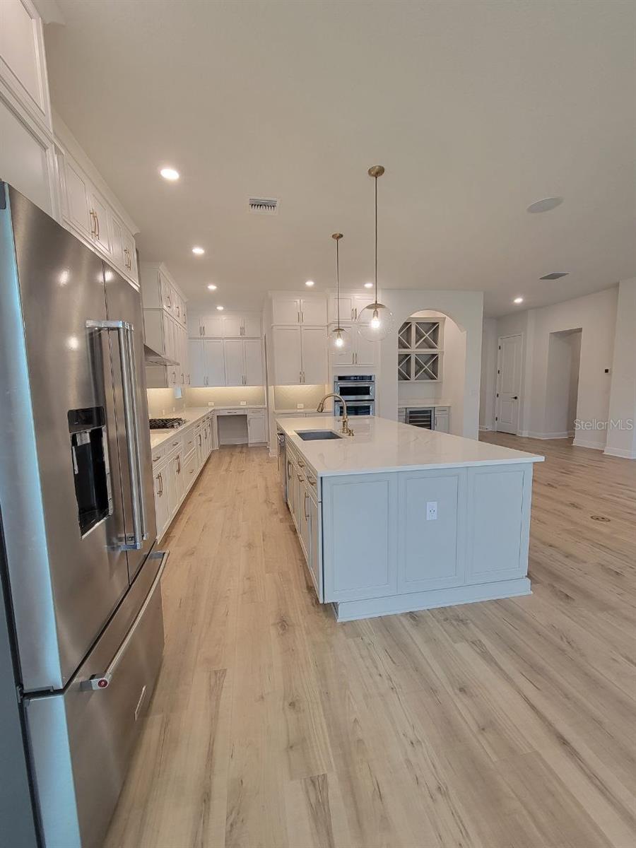 7708 PARADISO DR, APOLLO BEACH, FL, 33572