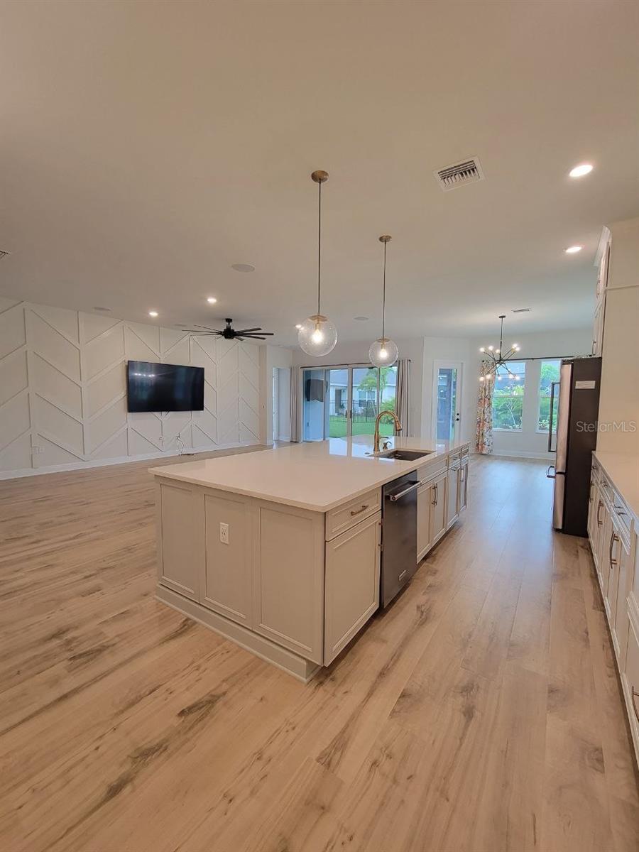 7708 PARADISO DR, APOLLO BEACH, FL, 33572