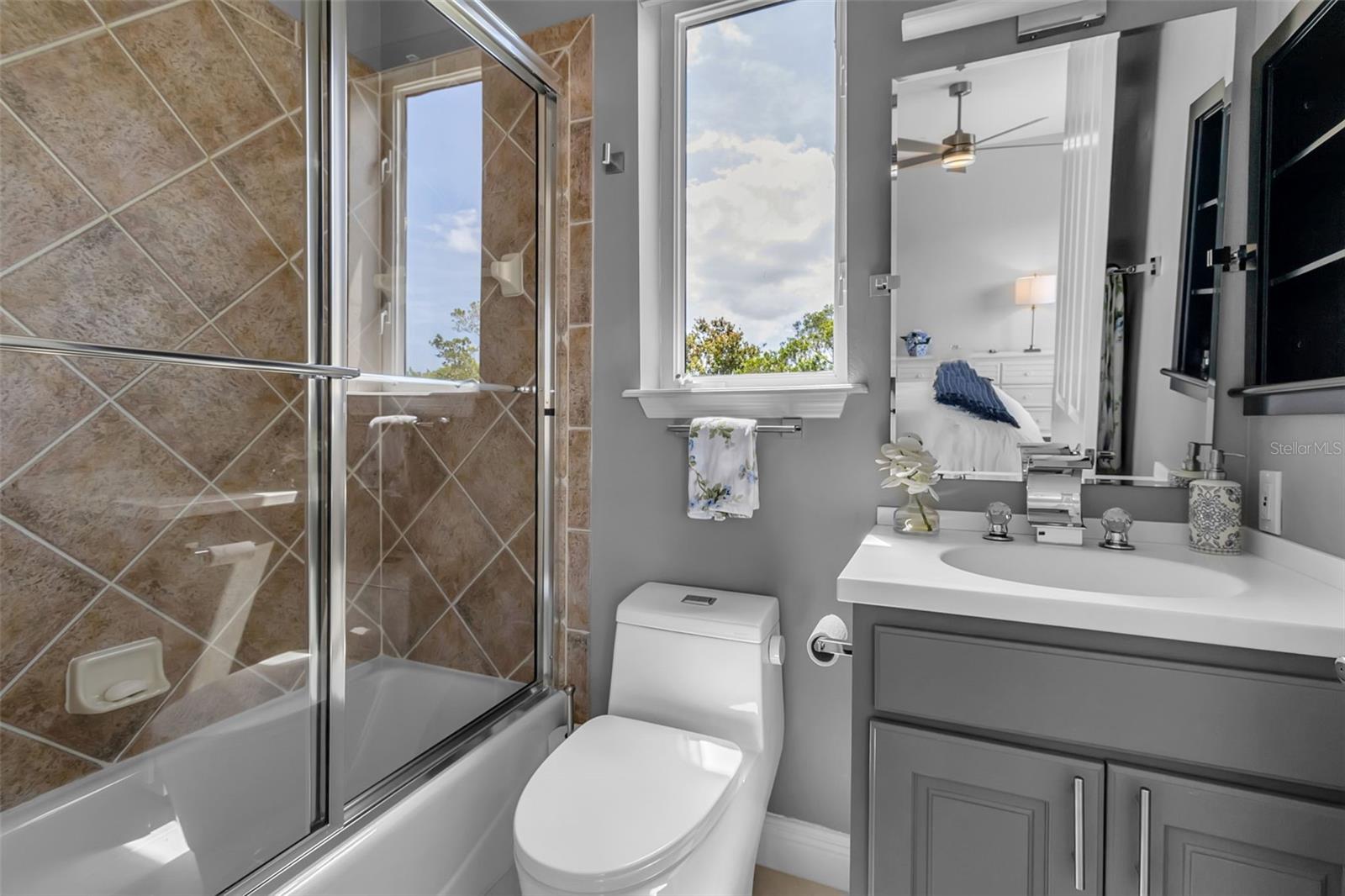 1915 HARBOUR LINKS CIR #6, LONGBOAT KEY, FL, 34228
