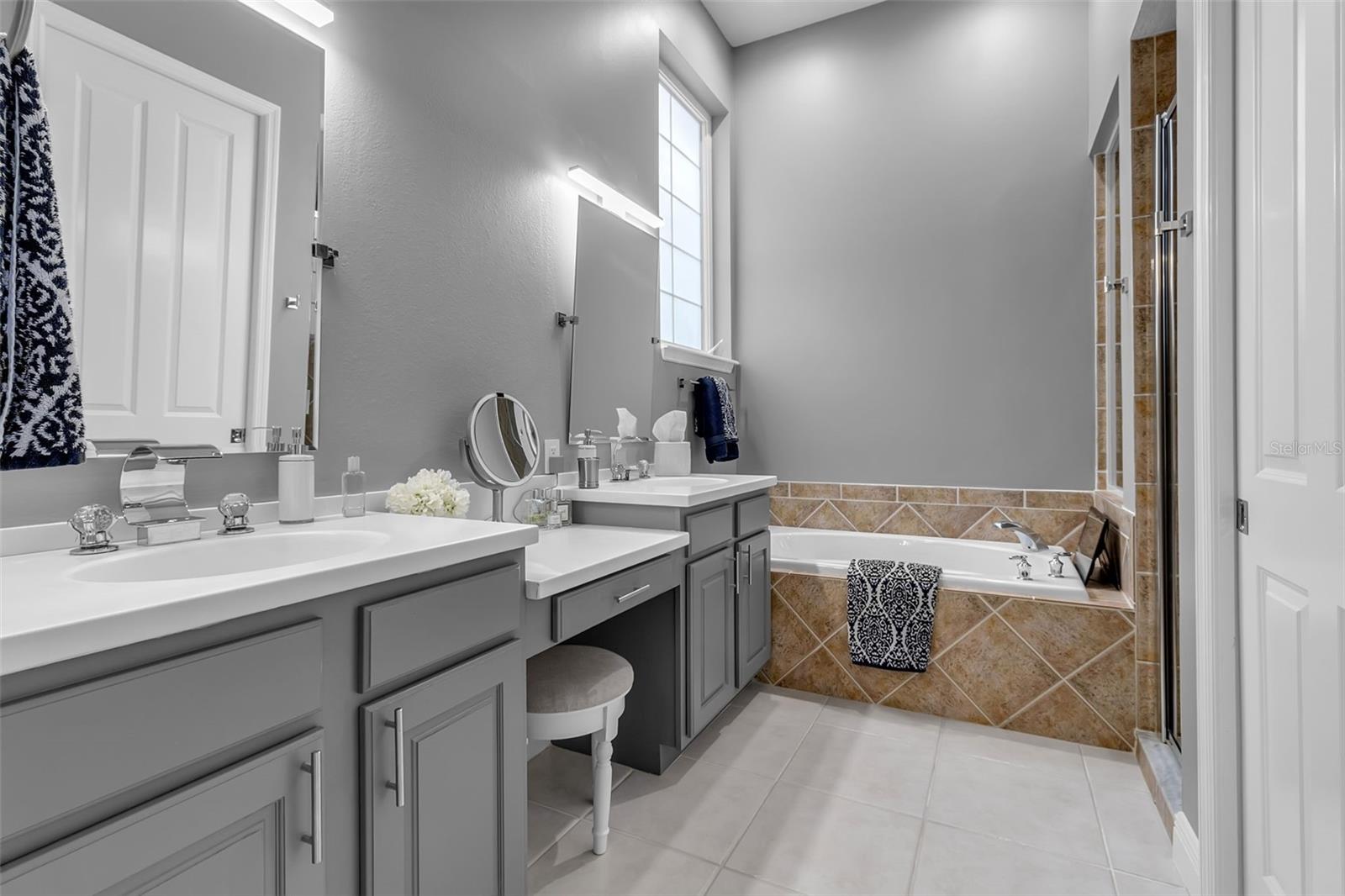 1915 HARBOUR LINKS CIR #6, LONGBOAT KEY, FL, 34228