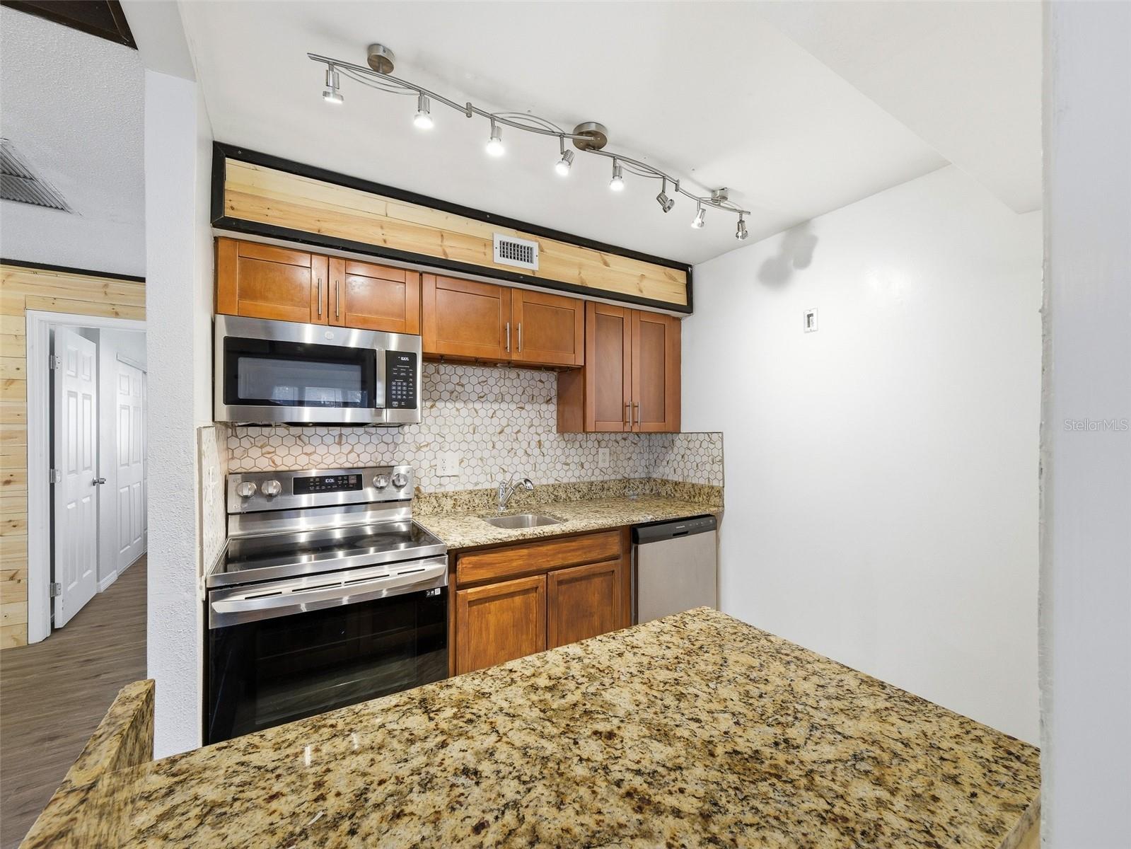 28 COUNTRY CLUB DR #B, NEW SMYRNA BEACH, FL, 32168