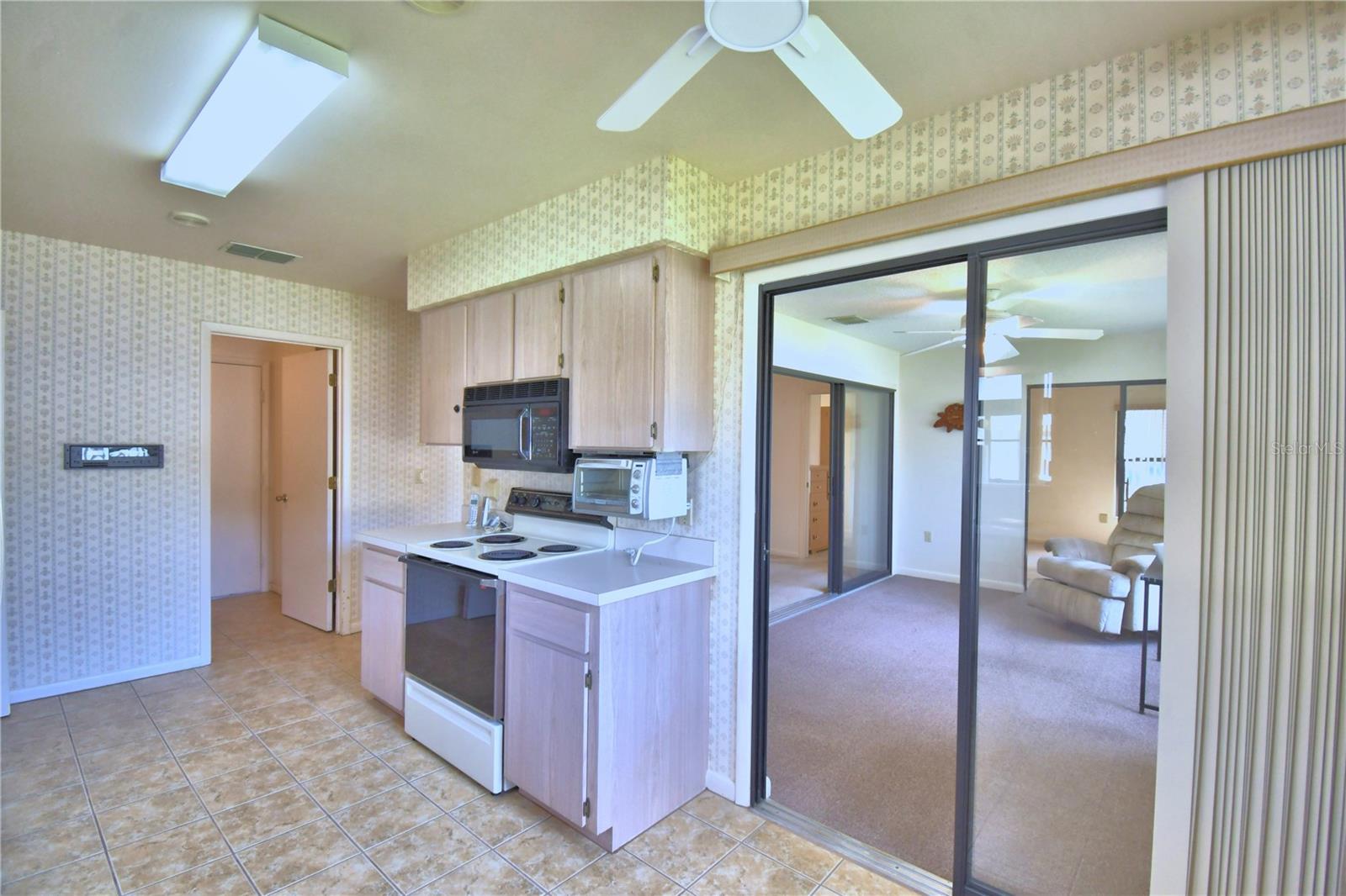 4828 SQUIRE HOLLOW DR, LAKELAND, FL, 33811