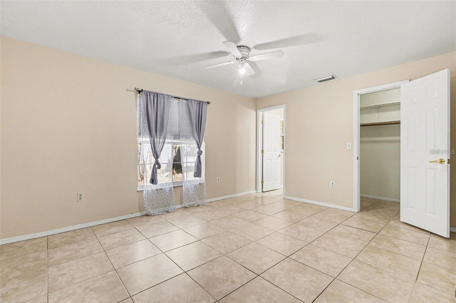 2874 INDIANWOOD DR, SARASOTA, FL, 34232
