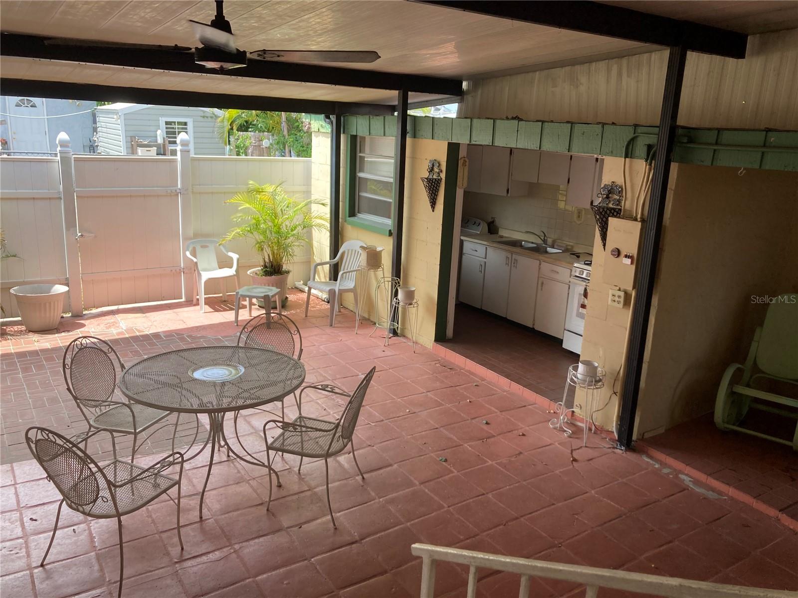 2405 CORRINE ST, TAMPA, FL, 33605