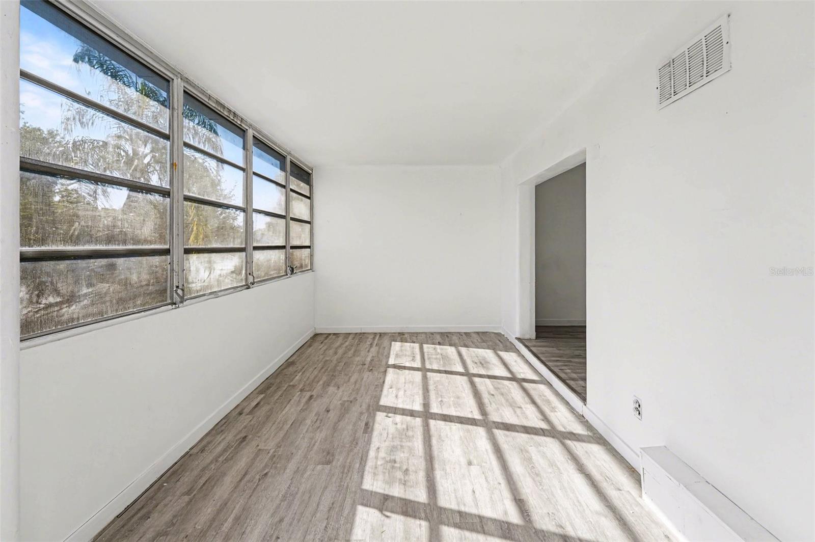 Flex room, can be use as an additional living room, reading area, office, wellness, or hobby area