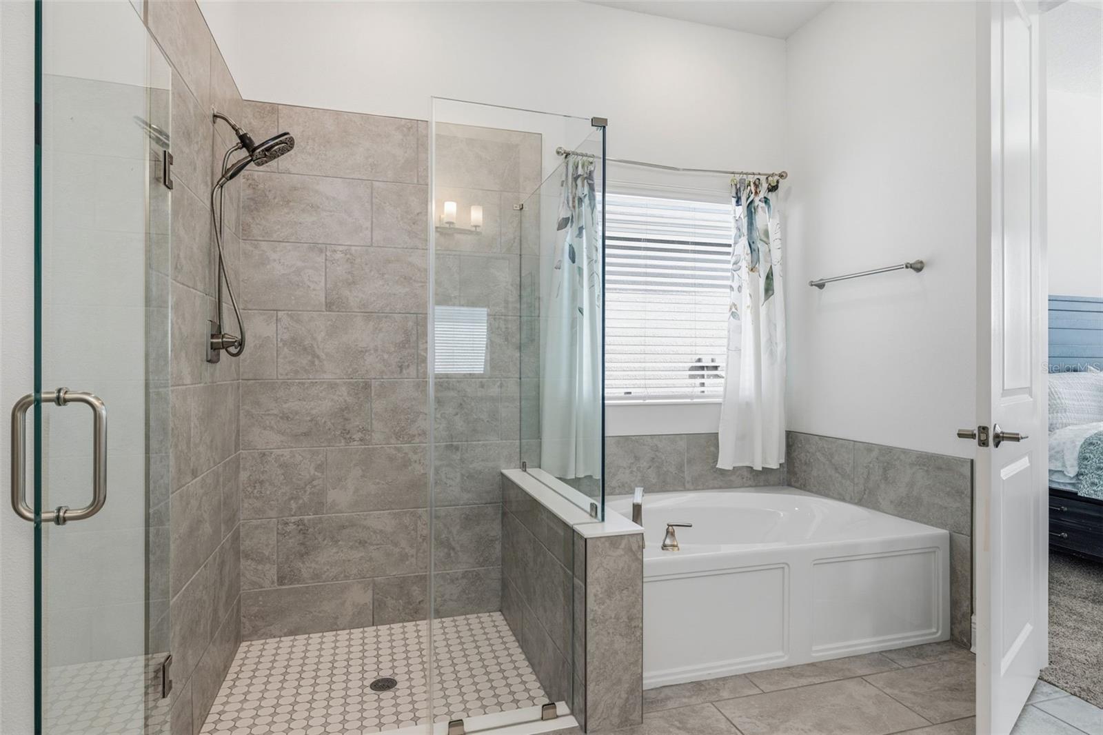 5925 SILVER SUN DR, APOLLO BEACH, FL, 33572