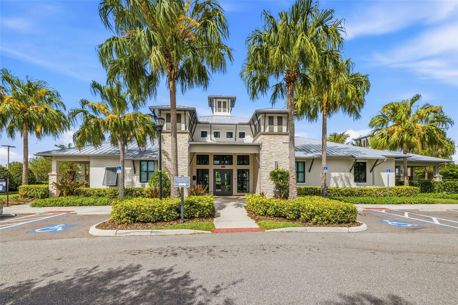 5925 SILVER SUN DR, APOLLO BEACH, FL, 33572