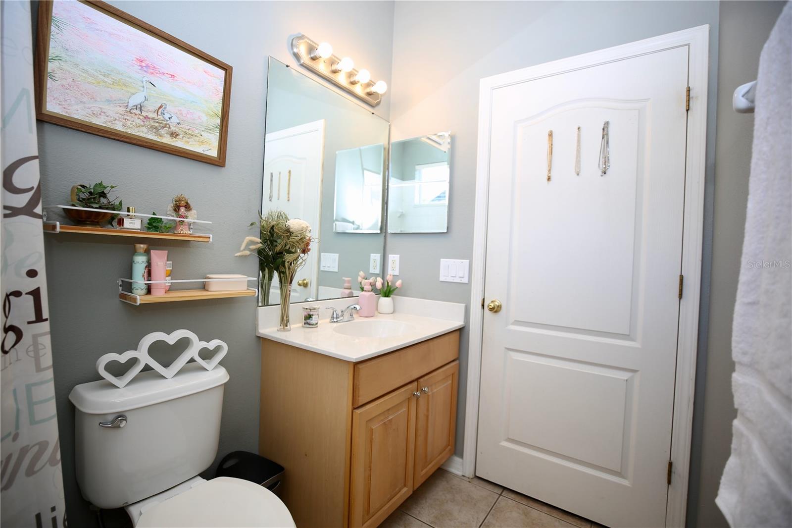 shared bath between bedroom 2 and 3