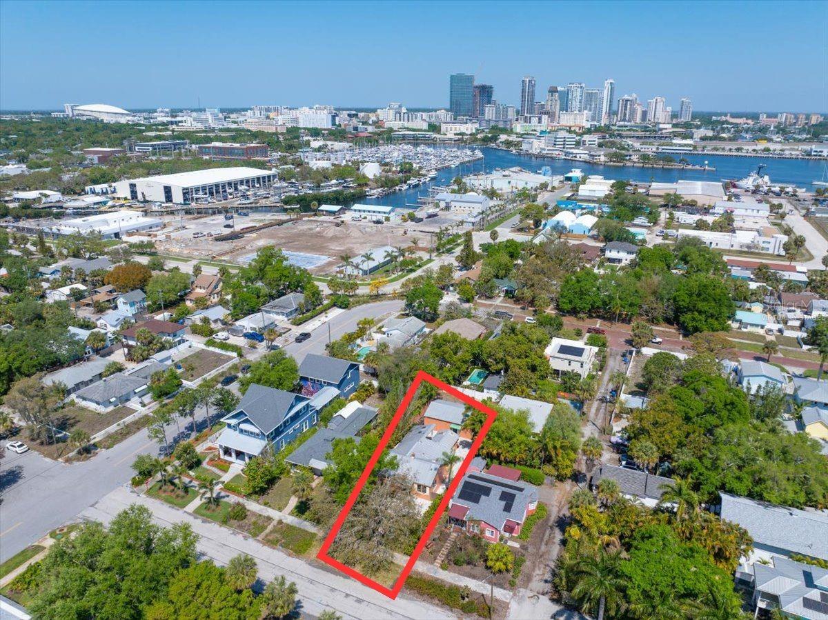 225 17TH AVE SE, ST PETERSBURG, FL, 33701