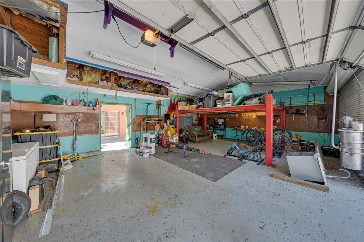 225 17TH AVE SE, ST PETERSBURG, FL, 33701