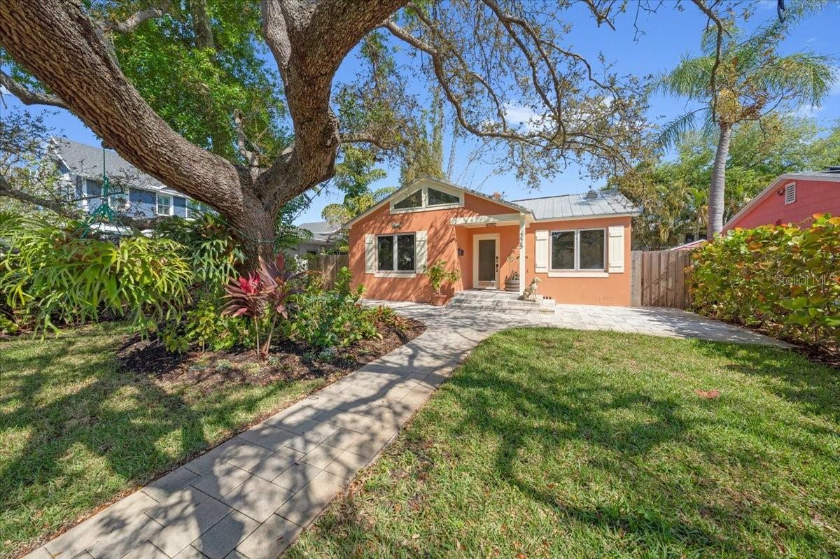 225 17TH AVE SE, ST PETERSBURG, FL, 33701