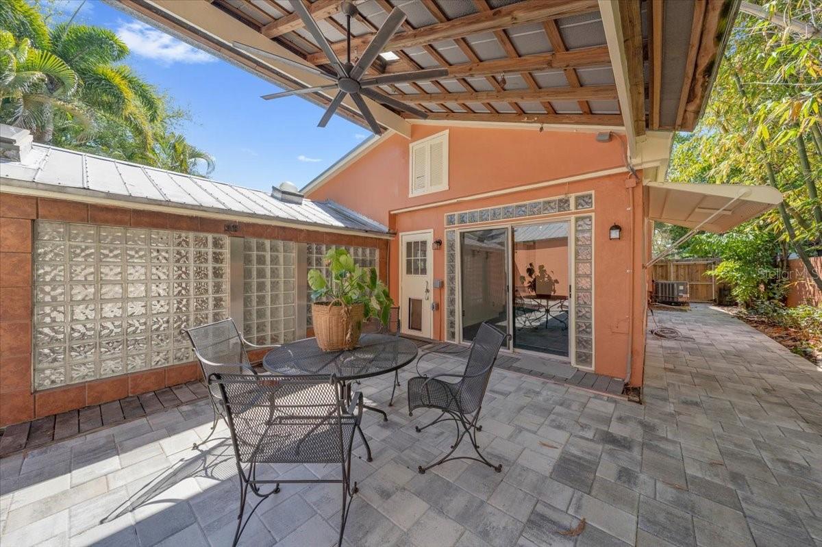 225 17TH AVE SE, ST PETERSBURG, FL, 33701