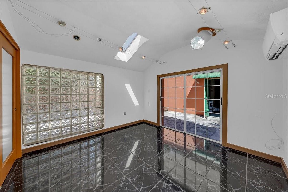 225 17TH AVE SE, ST PETERSBURG, FL, 33701
