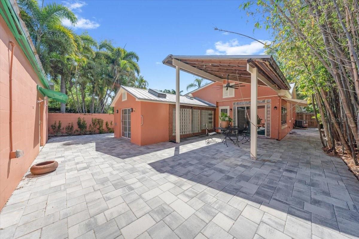 225 17TH AVE SE, ST PETERSBURG, FL, 33701