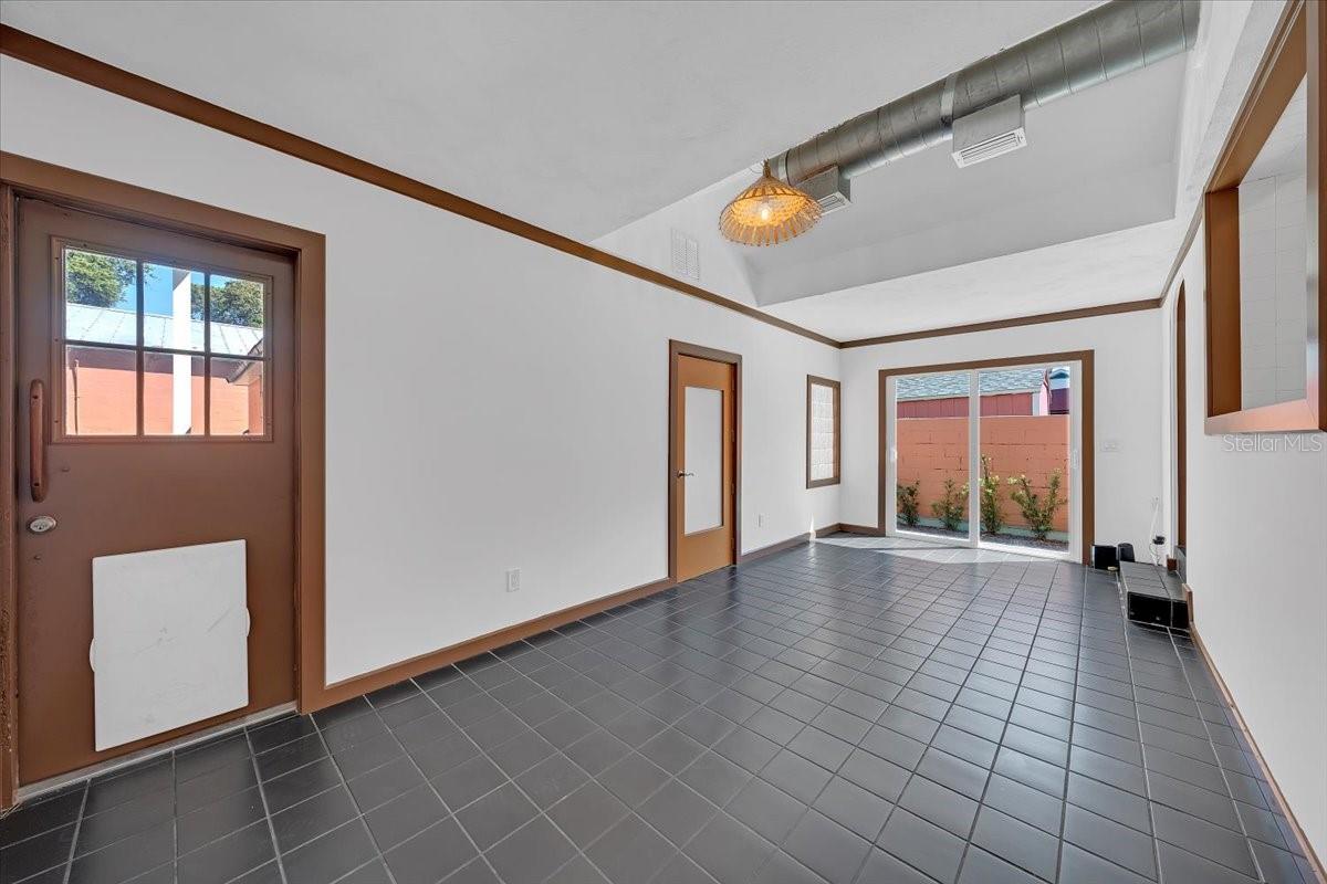 225 17TH AVE SE, ST PETERSBURG, FL, 33701