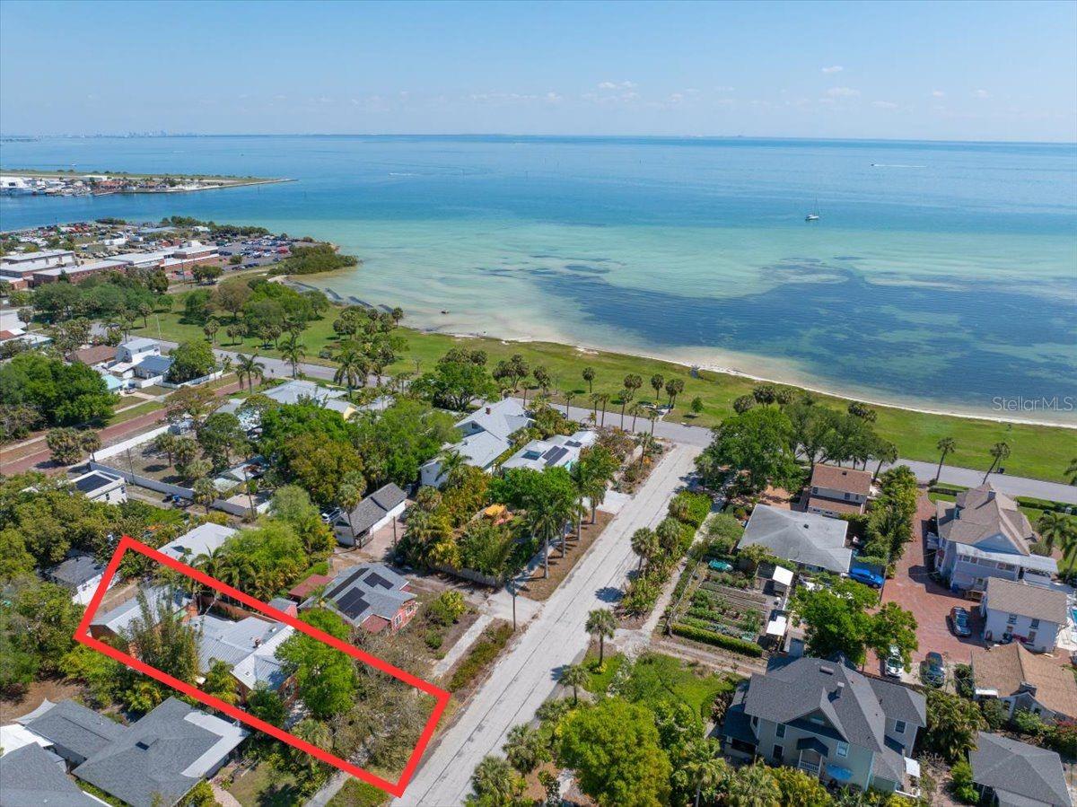 225 17TH AVE SE, ST PETERSBURG, FL, 33701