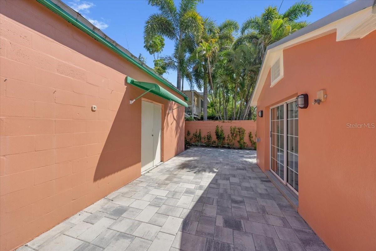 225 17TH AVE SE, ST PETERSBURG, FL, 33701