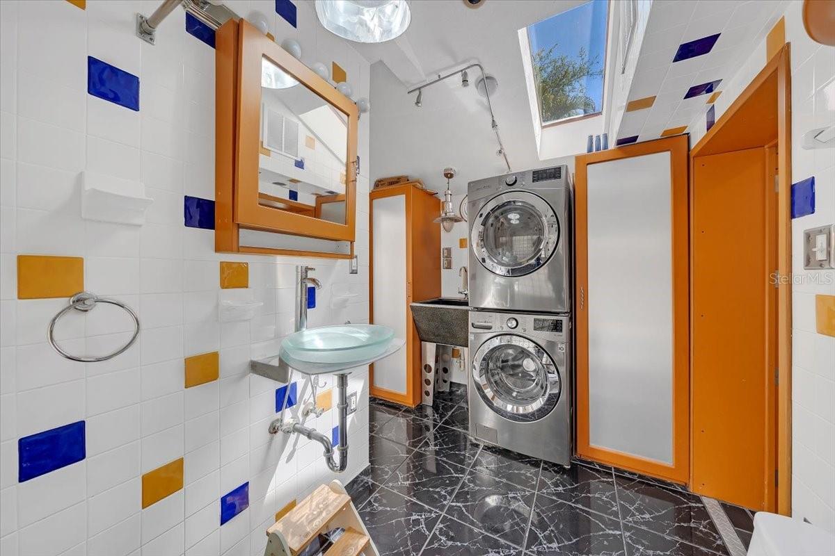 225 17TH AVE SE, ST PETERSBURG, FL, 33701