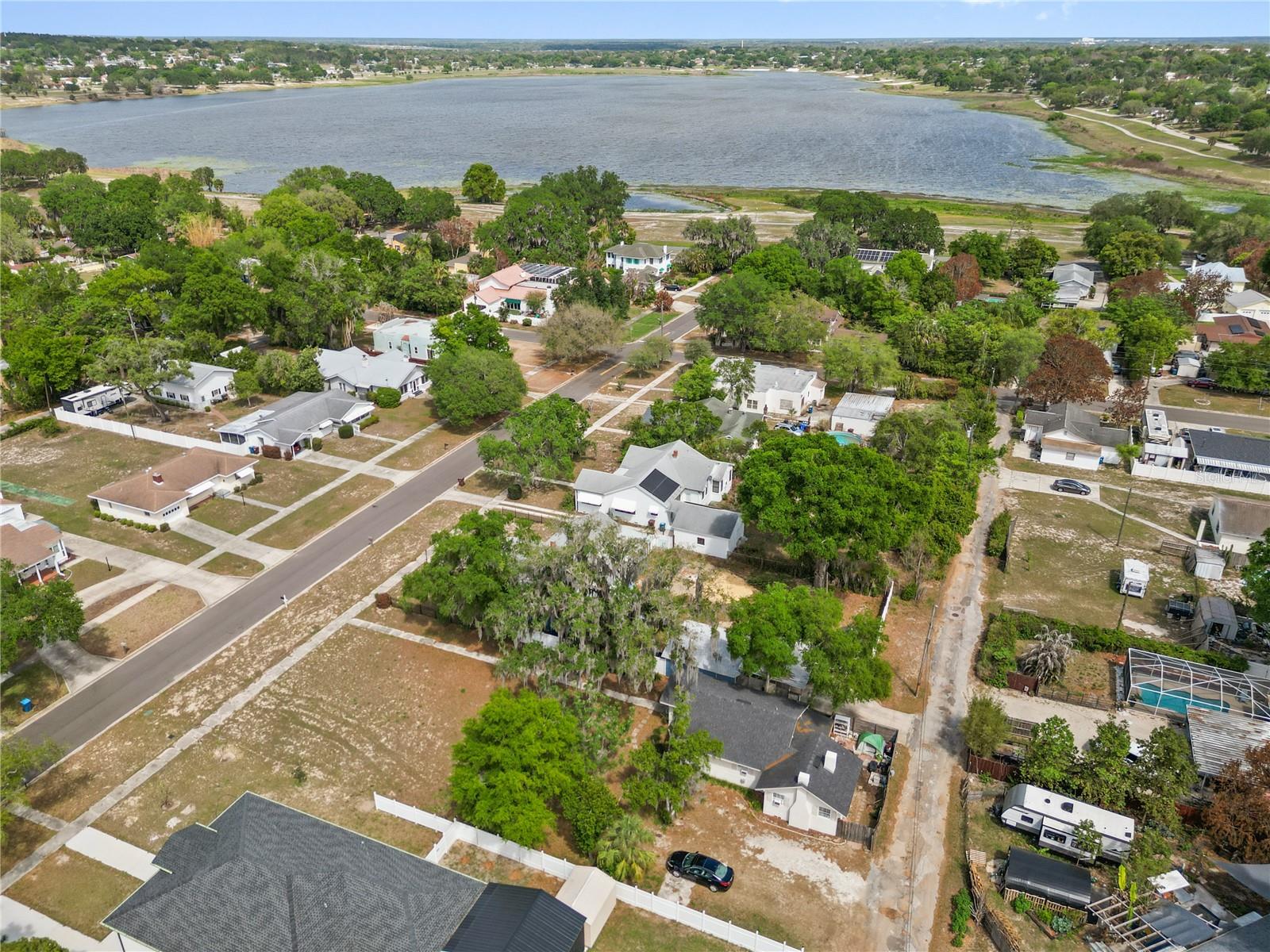 420 E BULLARD AVE, LAKE WALES, FL, 33853