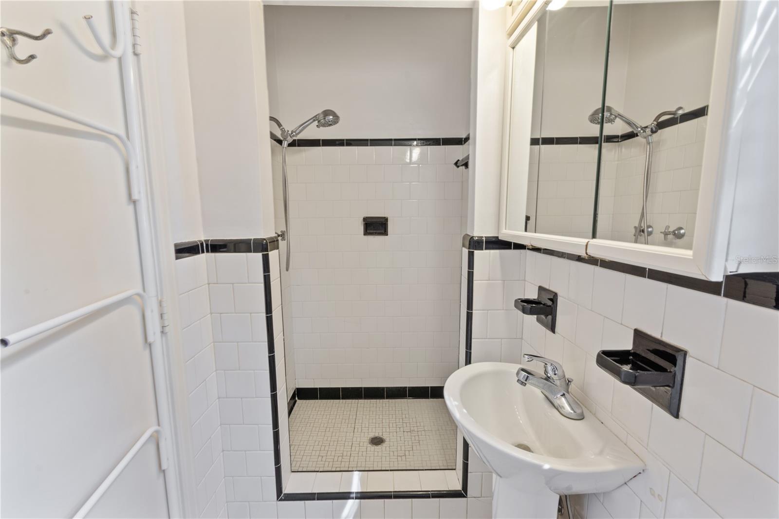 420 E BULLARD AVE, LAKE WALES, FL, 33853