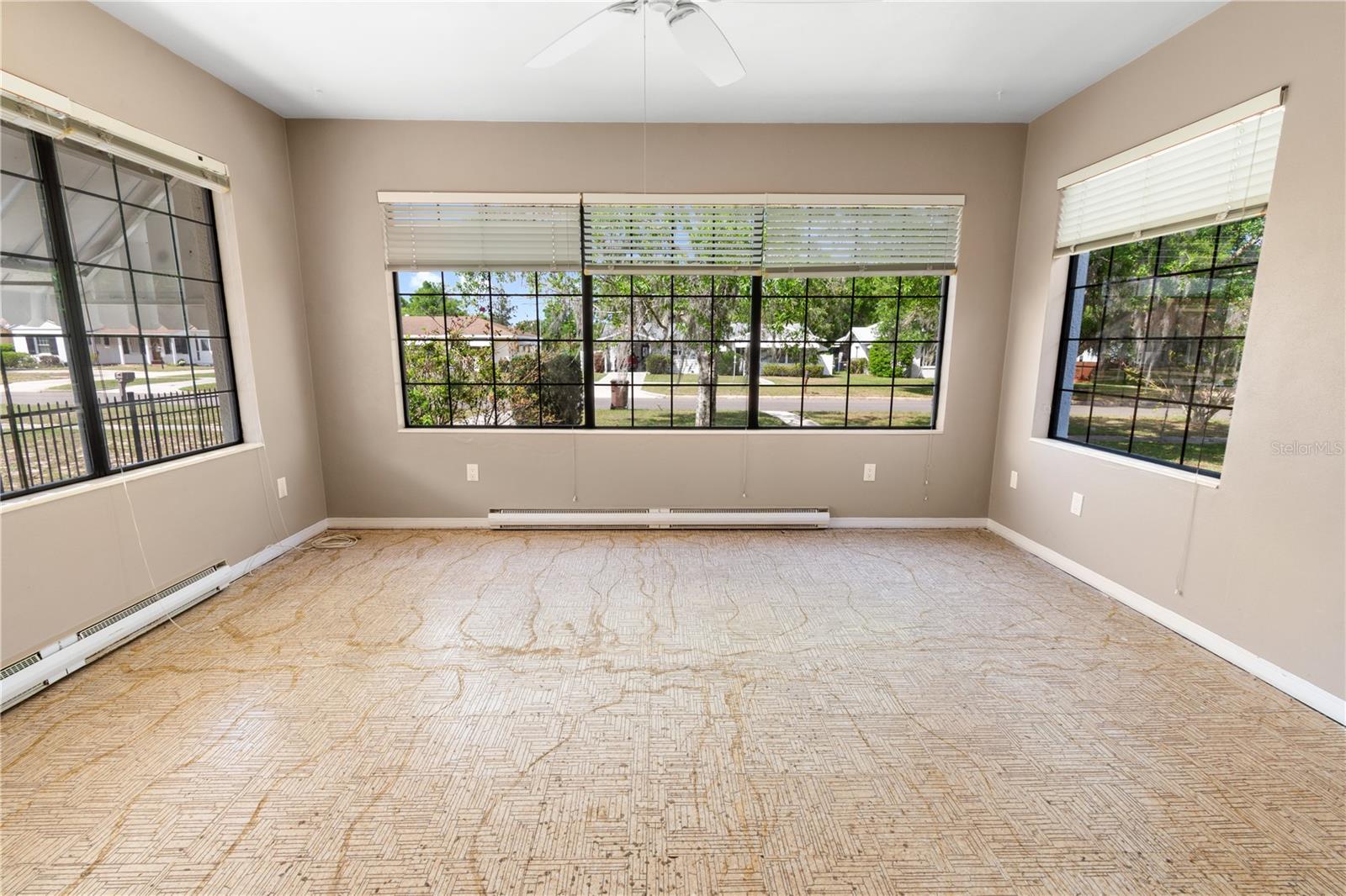 420 E BULLARD AVE, LAKE WALES, FL, 33853