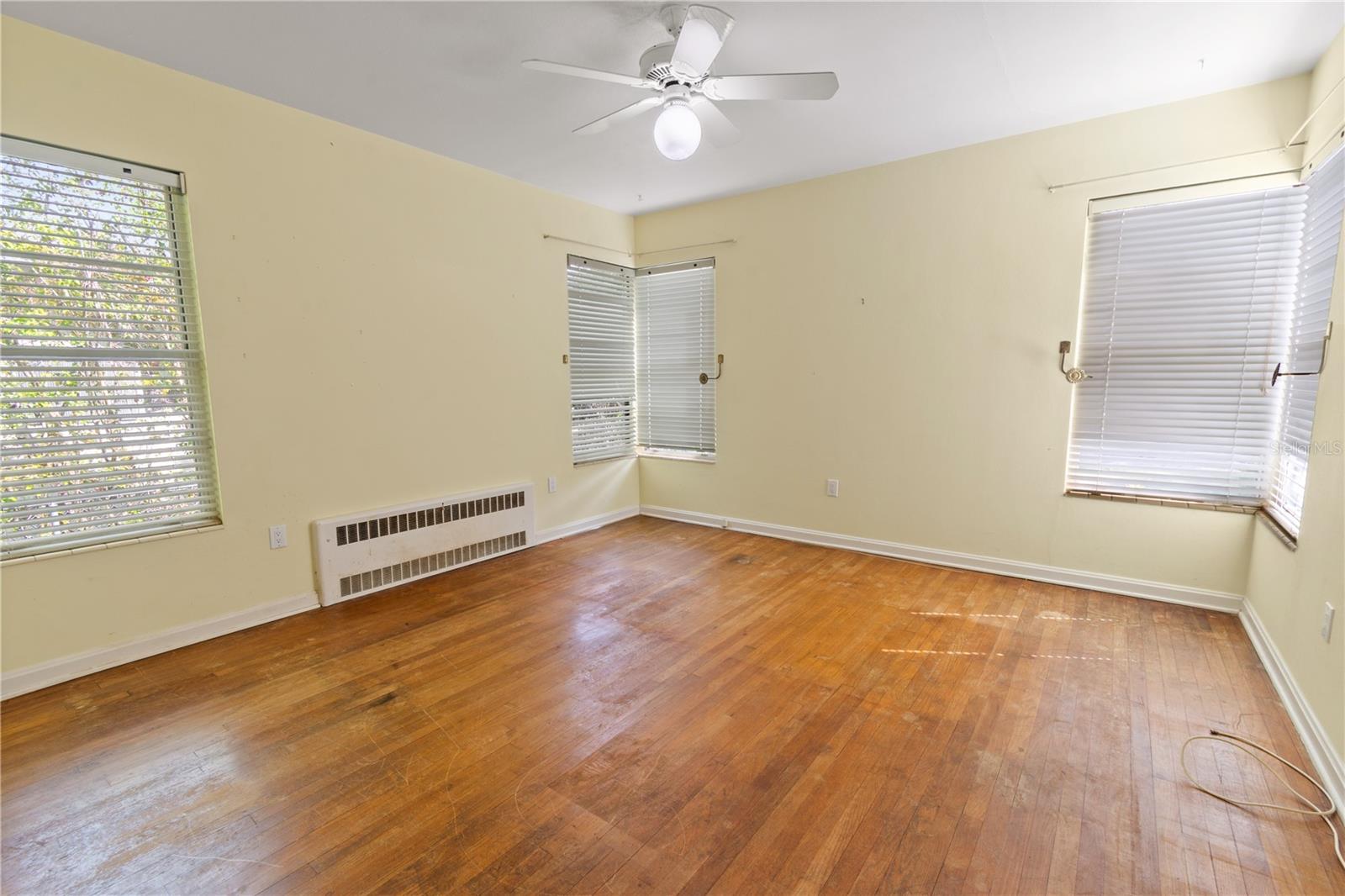 420 E BULLARD AVE, LAKE WALES, FL, 33853