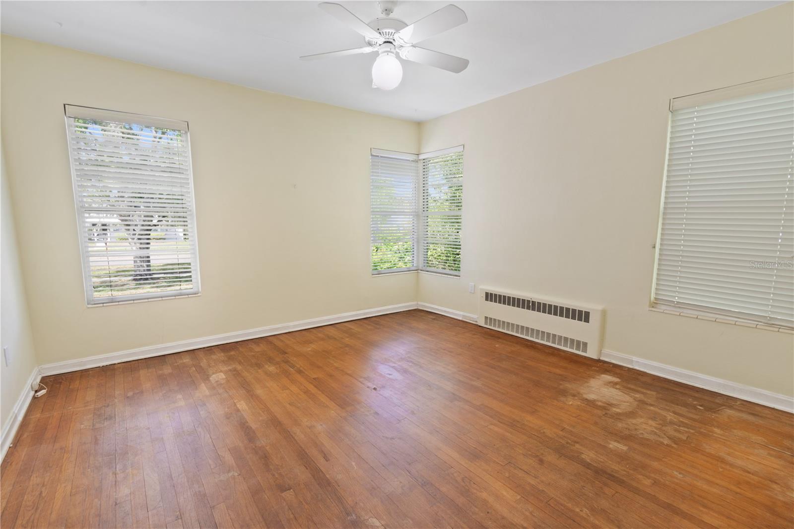 420 E BULLARD AVE, LAKE WALES, FL, 33853