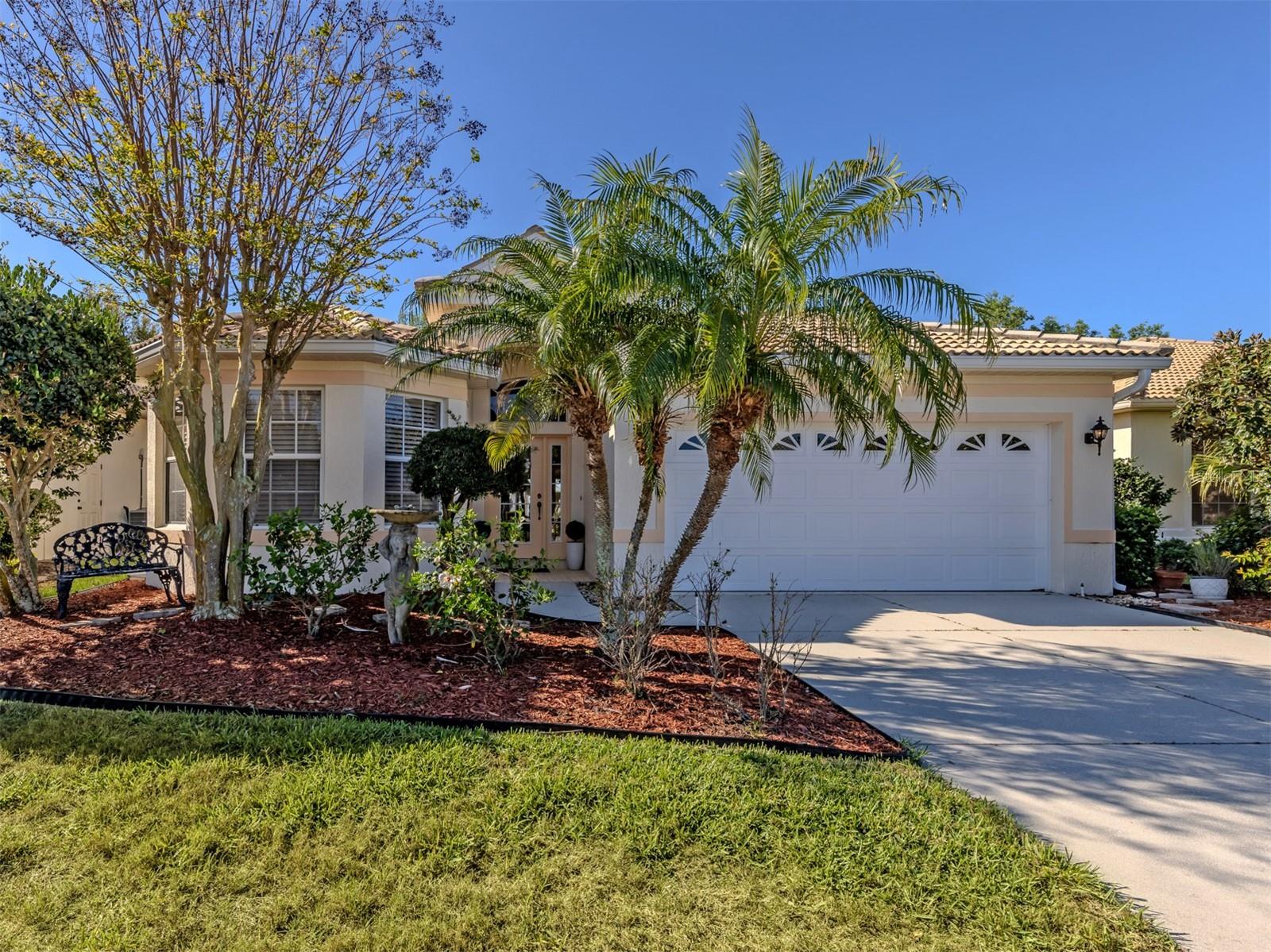 404 PINEWOOD LAKE DR, VENICE, FL, 34285