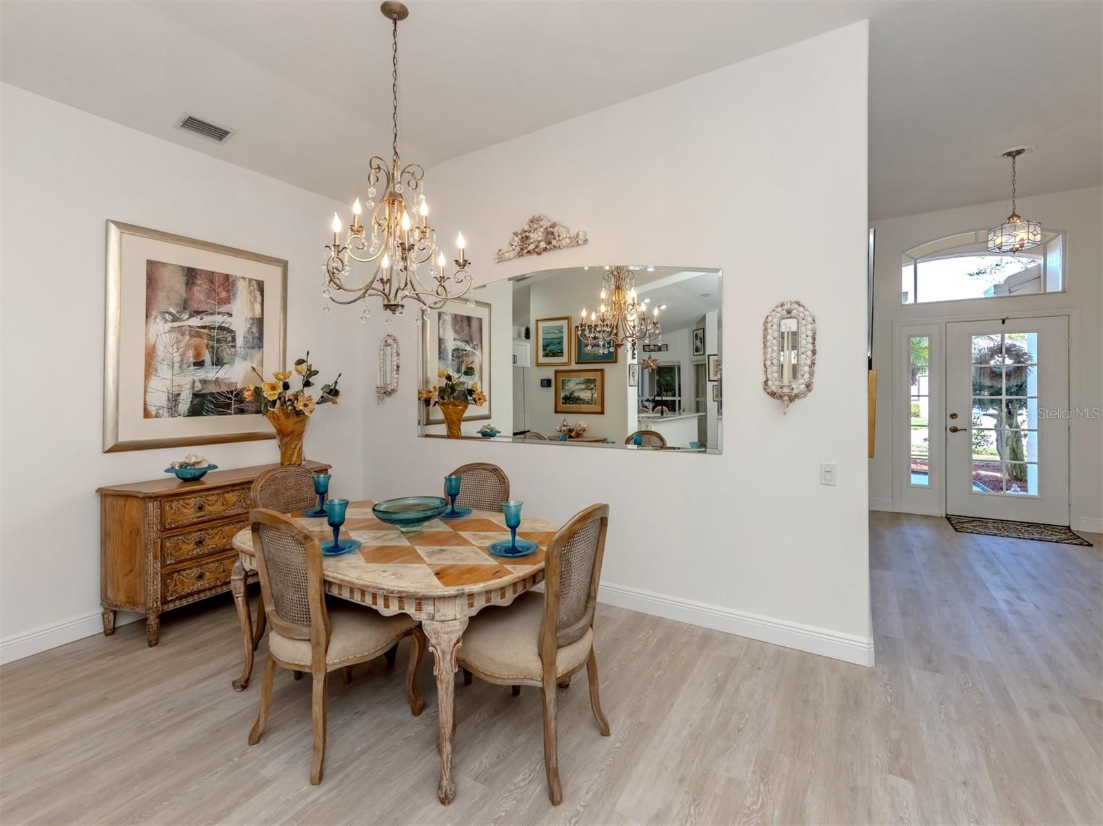 404 PINEWOOD LAKE DR, VENICE, FL, 34285