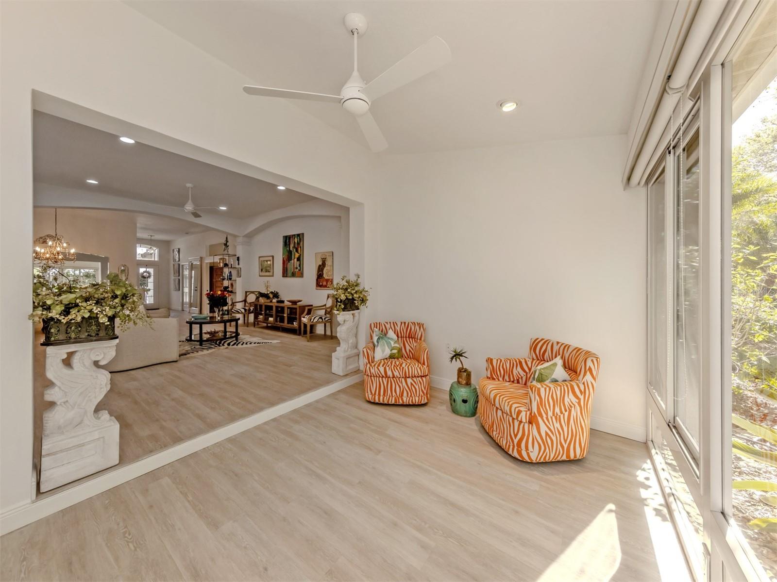404 PINEWOOD LAKE DR, VENICE, FL, 34285