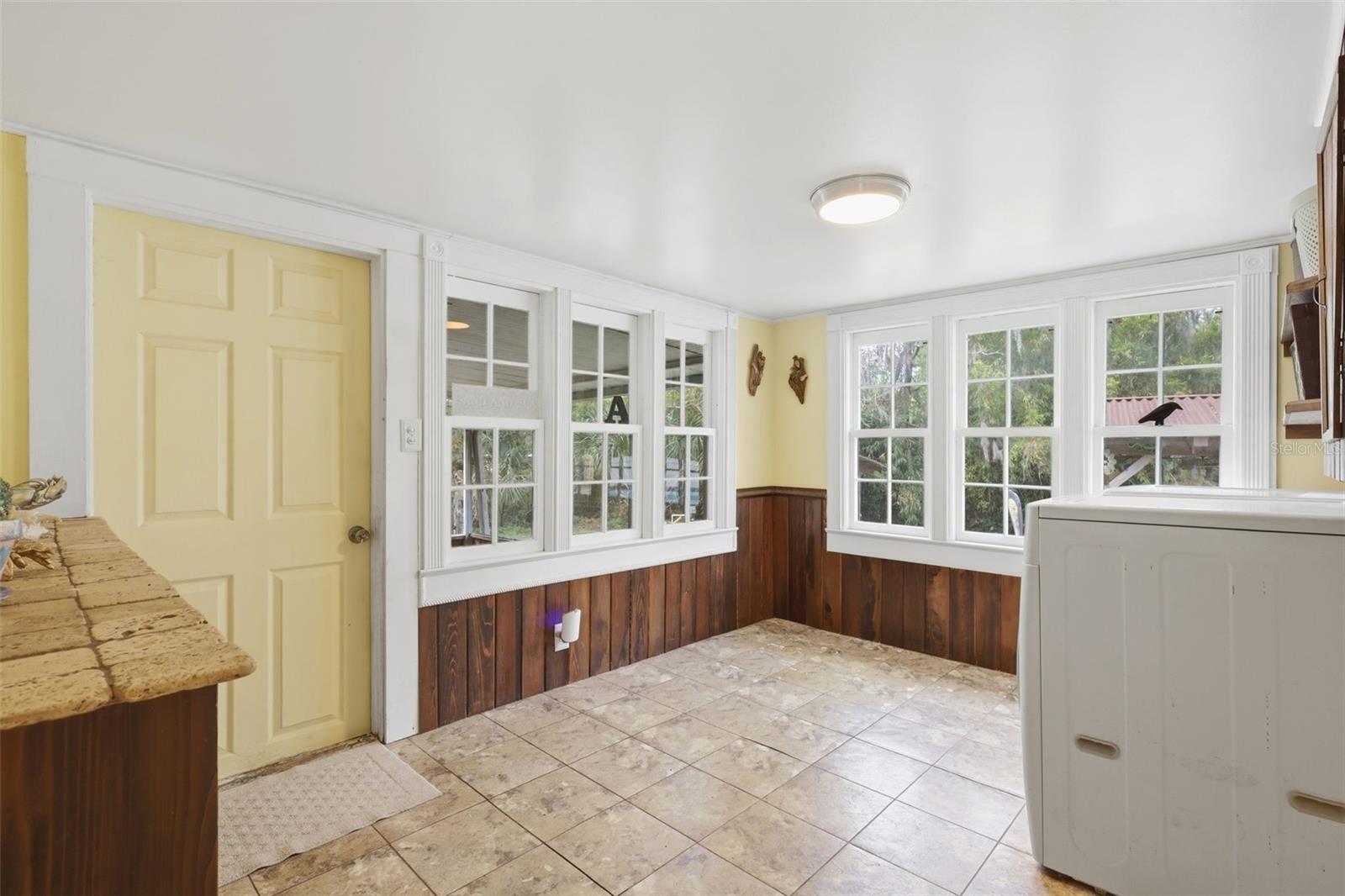 460 ALHAMBRA AVE, DE LEON SPRINGS, FL, 32130