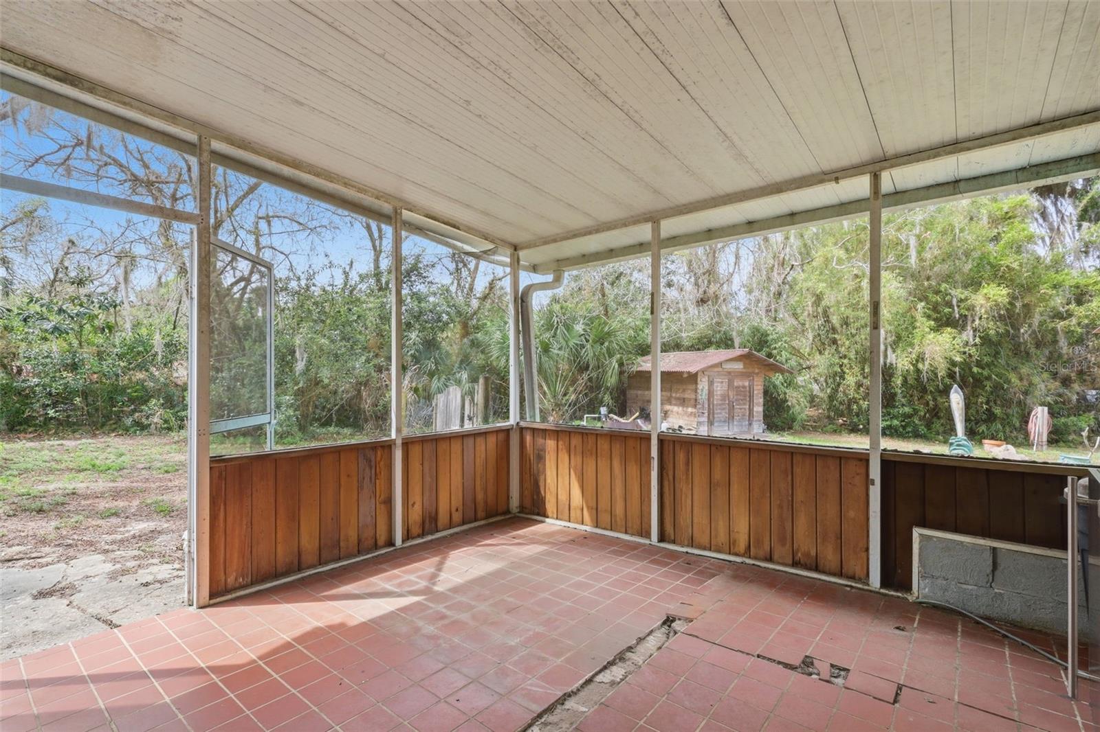 460 ALHAMBRA AVE, DE LEON SPRINGS, FL, 32130