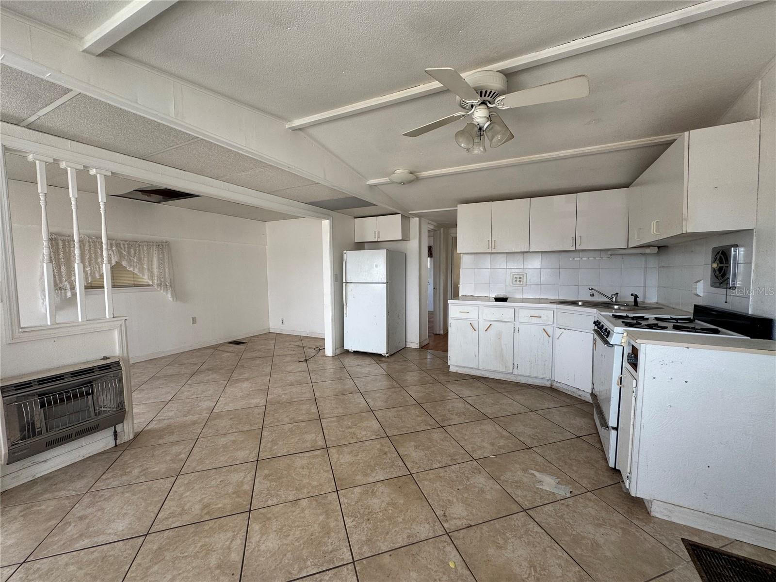 2049 CHAMPION ST, SARASOTA, FL, 34231
