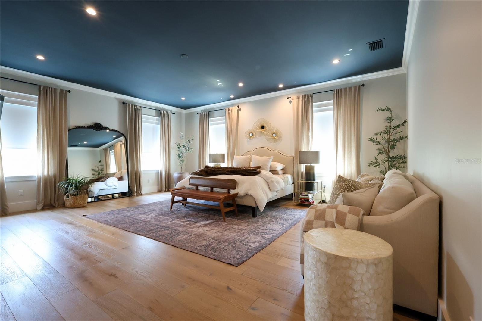 2402 W PARKLAND BLVD, TAMPA, FL, 33609