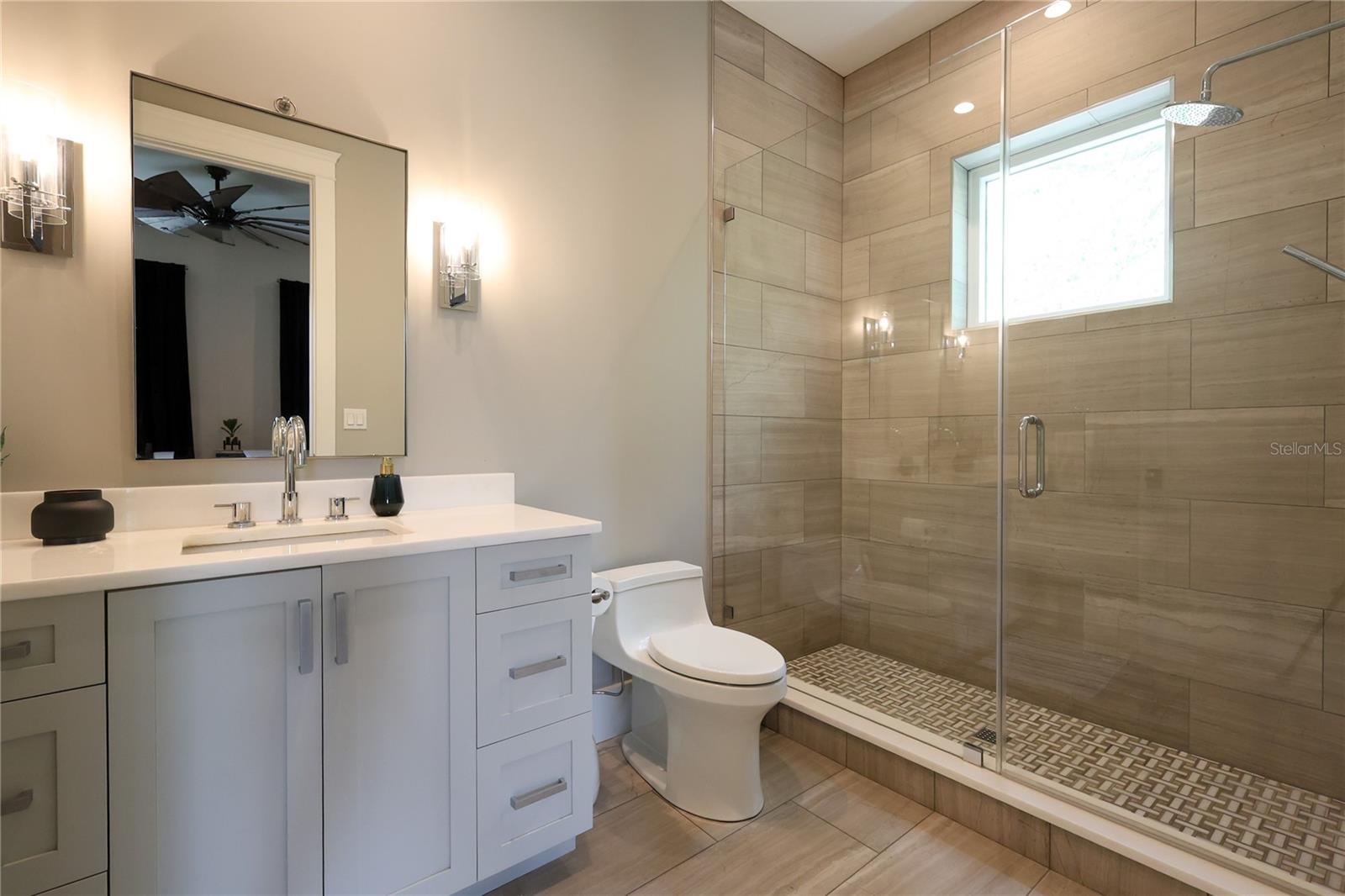 2402 W PARKLAND BLVD, TAMPA, FL, 33609