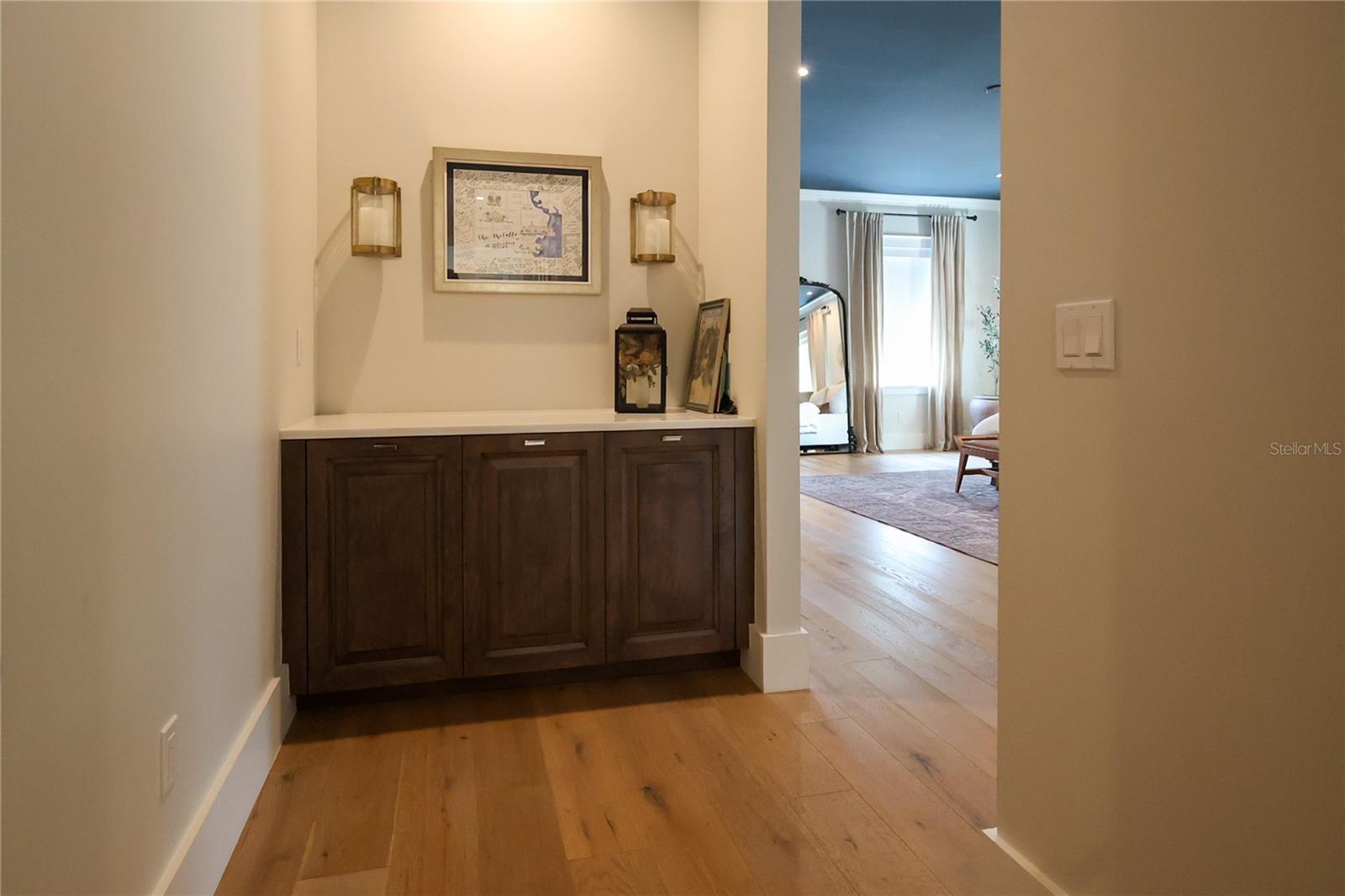 2402 W PARKLAND BLVD, TAMPA, FL, 33609