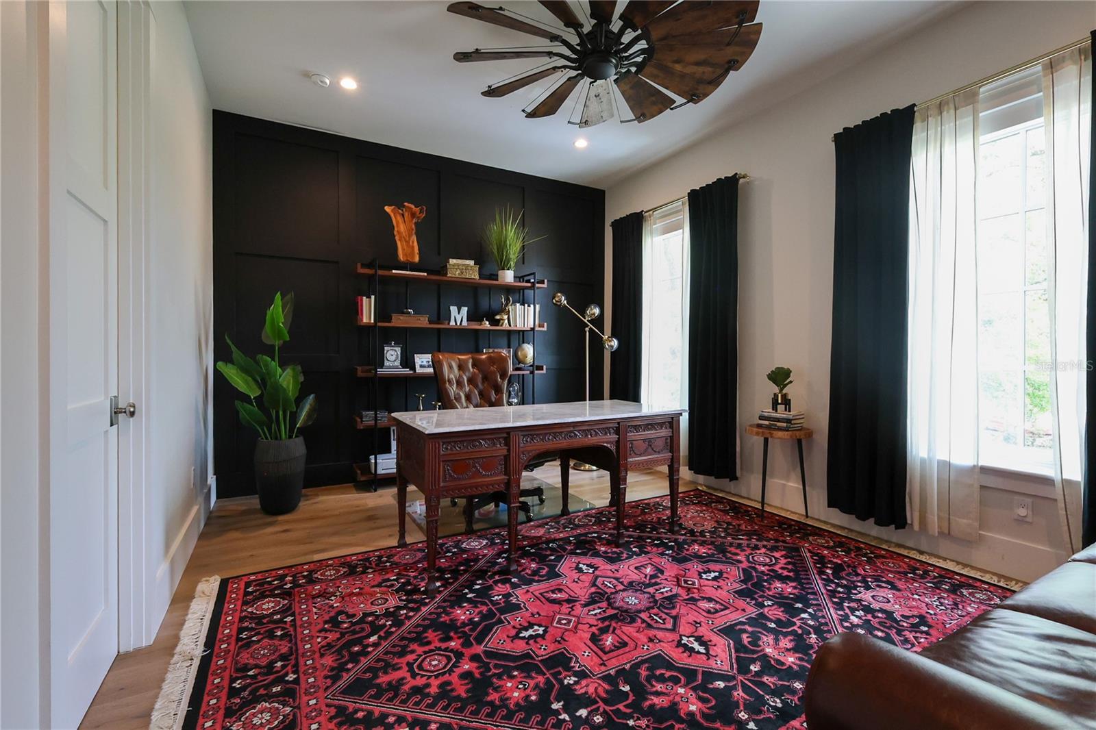 2402 W PARKLAND BLVD, TAMPA, FL, 33609