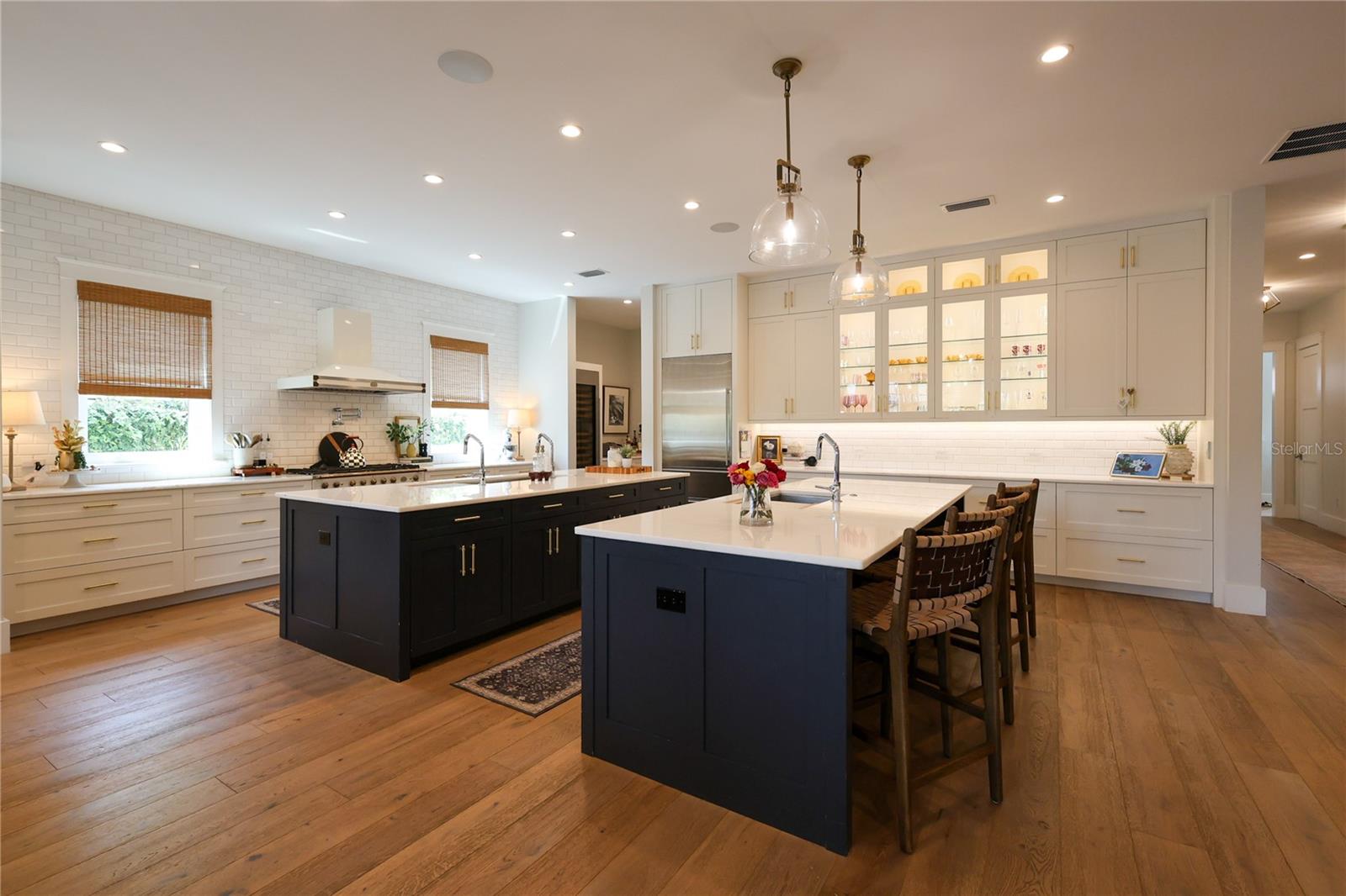 2402 W PARKLAND BLVD, TAMPA, FL, 33609