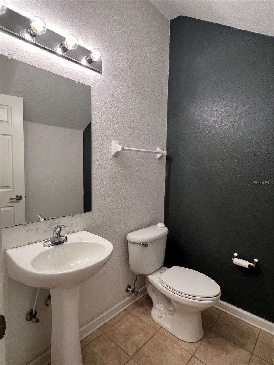 8210 DOWN ROYAL RD, TAMPA, FL, 33610