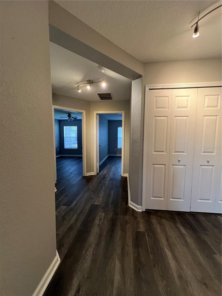 8210 DOWN ROYAL RD, TAMPA, FL, 33610
