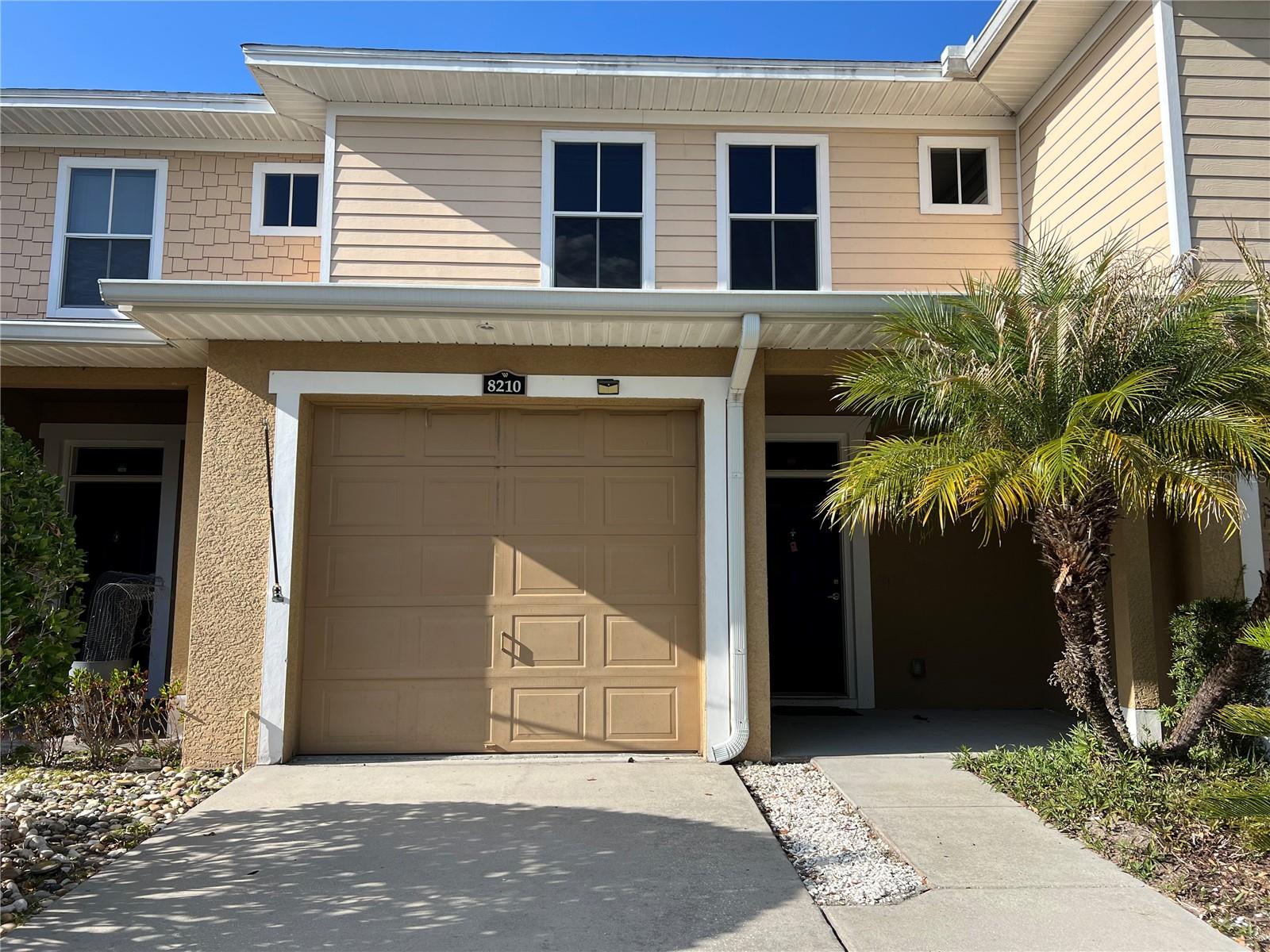 8210 DOWN ROYAL RD, TAMPA, FL, 33610